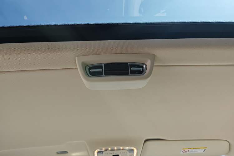 Used Mercedes-Benz V-Class 2020 V 260 Avantgarde Edition
