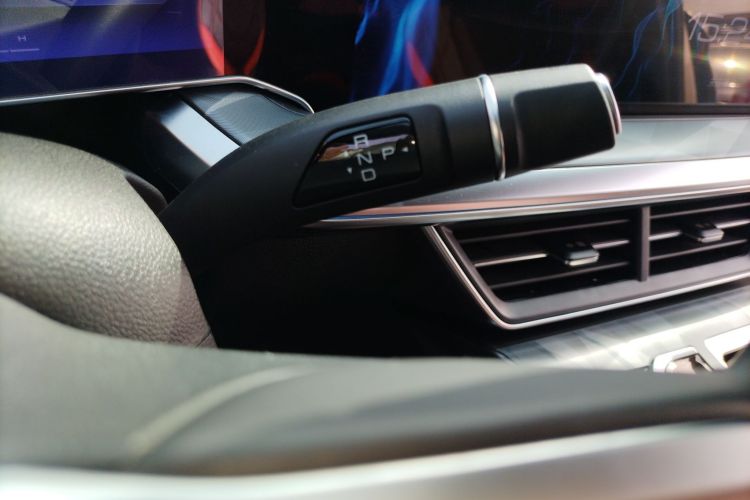 Used Haval XY 2022 1.5T Smart Edition Gear Lever