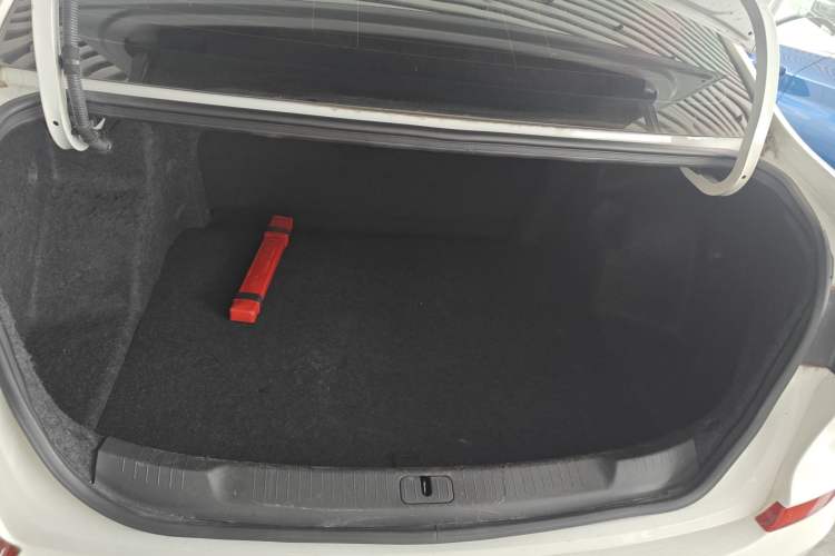 Used Chevrolet Monza 2022 320 Automatic Enjoyment Edition Trunk