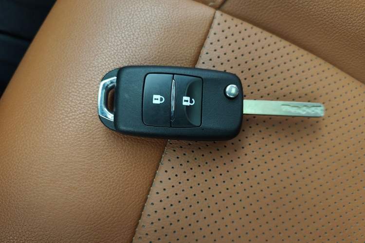 Used CHANGAN OSHAN CX70 2016 1.6L Manual Luxury Model
