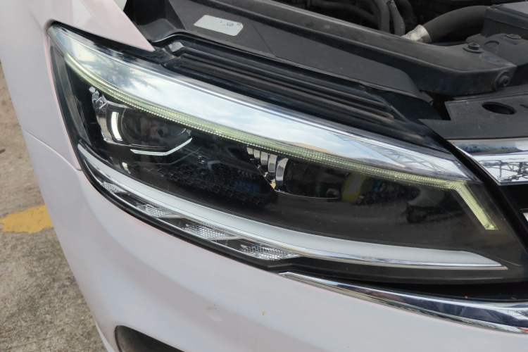 Used Volkswagen Lamando 2019 280TSI DSG Luxury Edition China V Standard Right Front Headlight