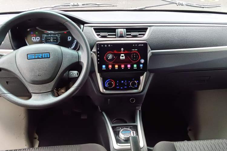 Used SRM Haoyun 2025 Launch Edition Farady 42.3 kWh 305 km 6 seats
