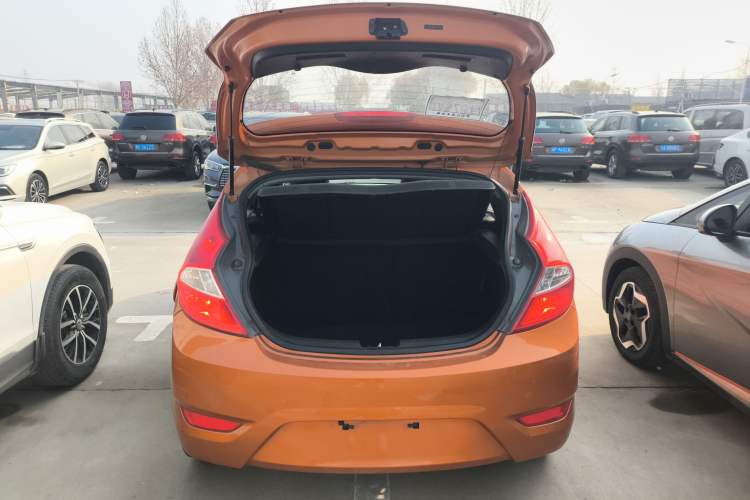 Used Hyundai Verna Ray 2014 1.6L Automatic TOP