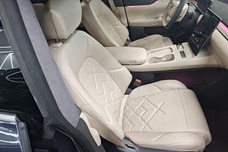 Used Nio ET7 2022 100kWh First Edition Right Front Seat