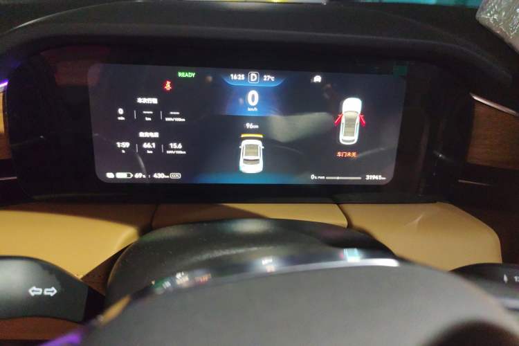 Used Hima AITO M5 2023 All-Electric Rear-Drive Standard Edition Odometer Close Up