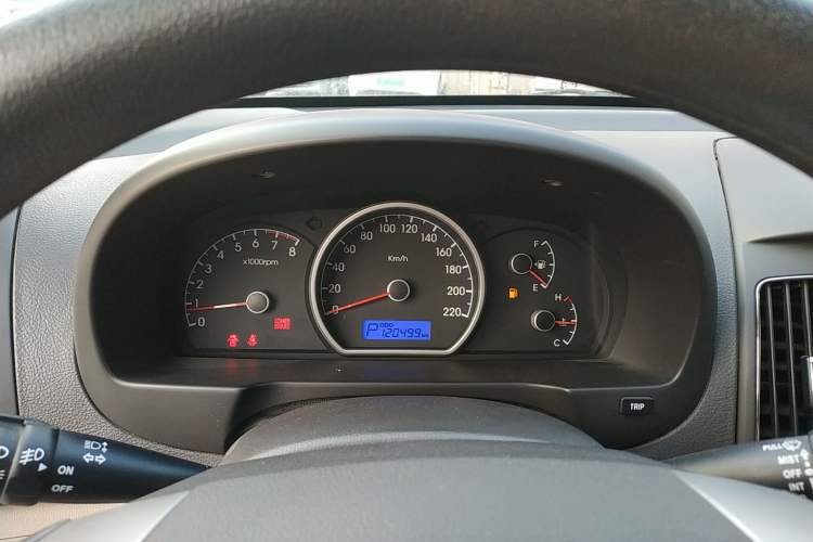 Used Hyundai Celesta 2015 1.6L Automatic Comfort Model
