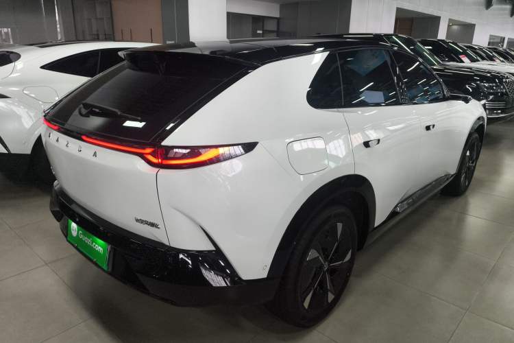 Used Mazda EZ-60 2025 Model Range-Extended 200 Max
