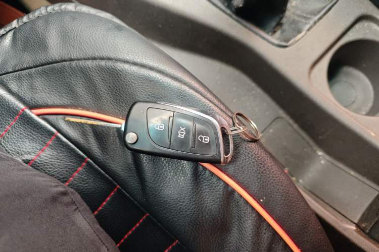 Used Wuling Hongguang 2016 1.5L S1 Deluxe Model China V-standard Vehicle Key