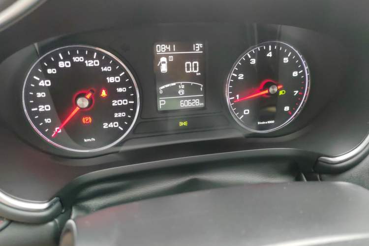 Used MG HS 2018 20T Automatic Two-Wheel Drive Hormone Dynamic Edition China V Standard Odometer Close Up