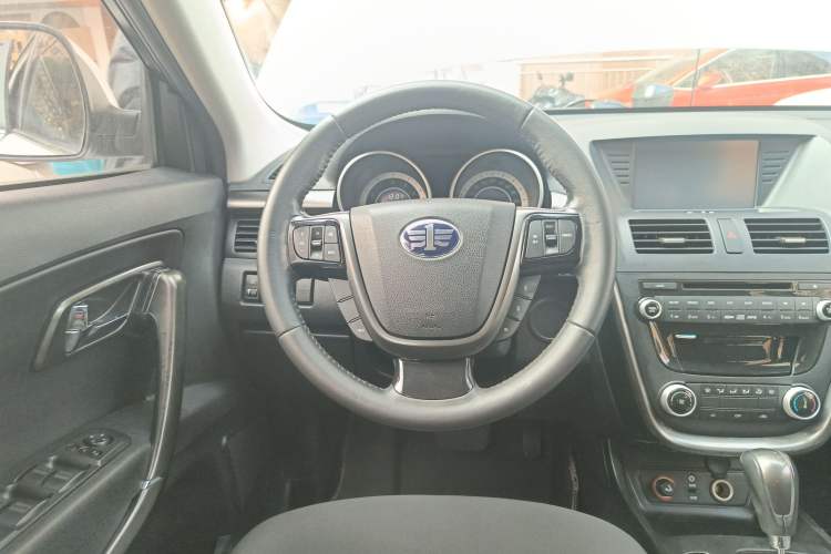 Used Bestune X80 2015 2.0L Automatic Comfort Anniversary Edition
