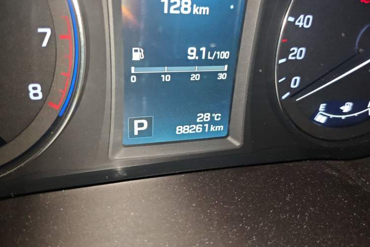 Used Hyundai Mistra 2014 1.8L Automatic Deluxe DLX Model Odometer Close Up