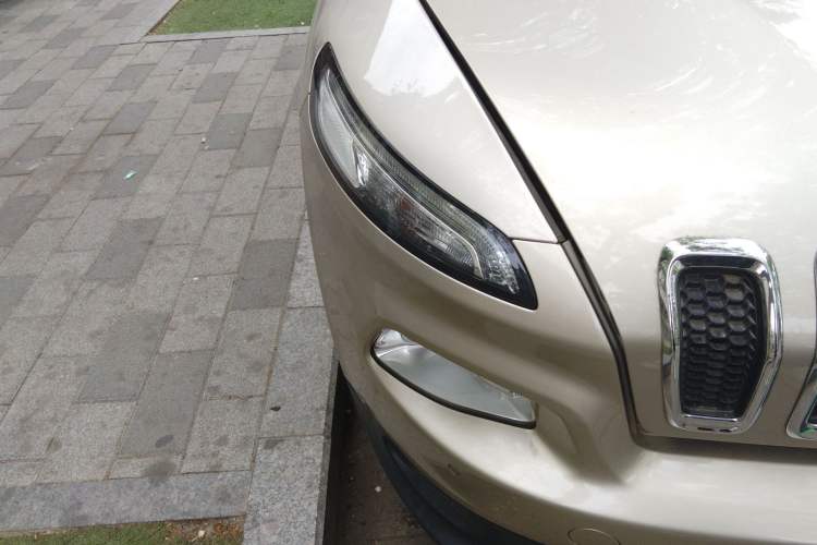 Used Jeep Cherokee 2016 2.0L Superior Edition
