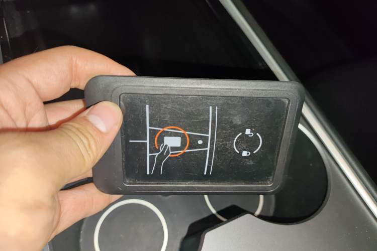 Used Tesla Model Y 2023 Long-Range All-Wheel-Drive Version