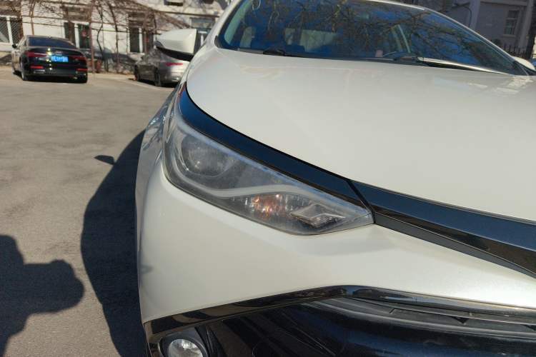 Used Toyota Levin Hybrid E+ 2019 1.8L GS E-CVT Elite Model with Sunroof Right Front Headlight