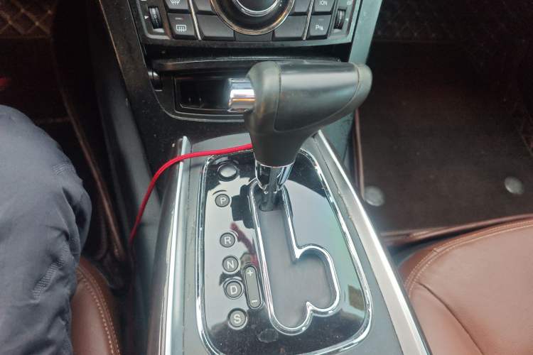 Used Hongqi H7 2015 1.8T Luxury Model
