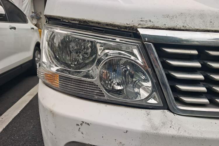 Used Jinbei Hiace 2011 2.0L 5th Generation Kuaiyunwang Luxury Version 4G20B