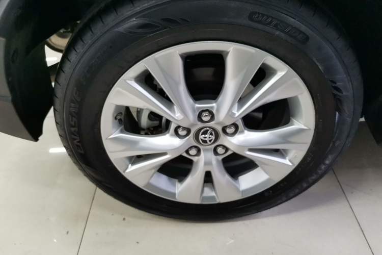 Used Toyota IZOA 2021 2.0L Enjoy Edition
