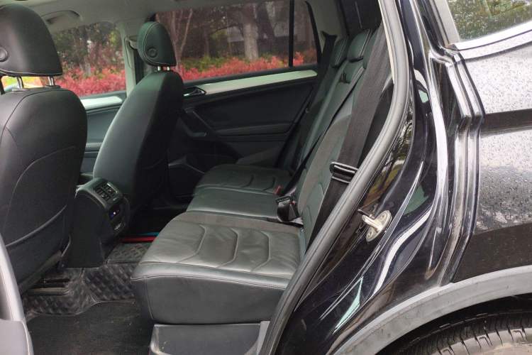 Used Volkswagen Tiguan L 2020 330TSI Automatic Two-Wheel Drive Panoramic Comfort Edition China VI Standard
