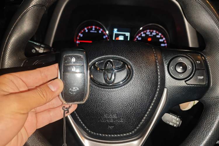 Used Toyota RAV4 2019 2.0L CVT Two-Wheel Drive Fashion X Limited Edition China VI Standard