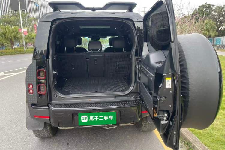 Used Land Rover Defender 2025 110 3.0T P400 Dark Edition