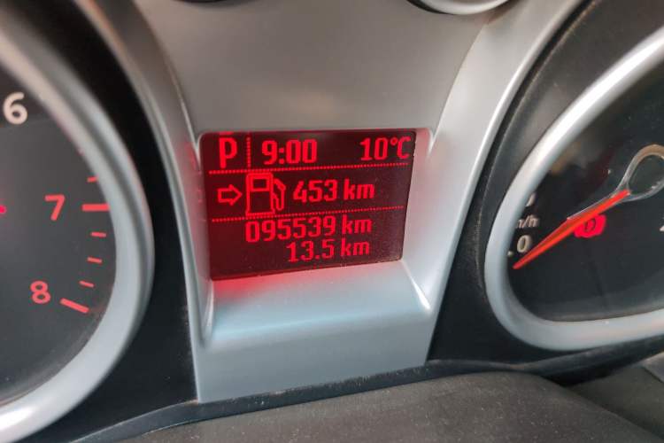 Used Ford Focus 2011 Hatchback 1.8L Automatic Fashion Edition Odometer Close Up