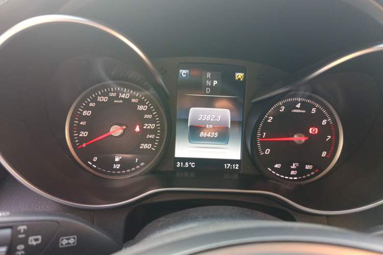 Used Mercedes-Benz GLC 2016 GLC 300 4MATIC Dynamic Model Instrument Cluster