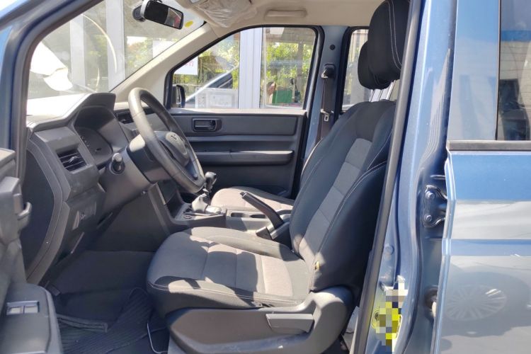 Used Wuling Hongguang PLUS 2019 1.5T Manual Standard Edition 5 Seats