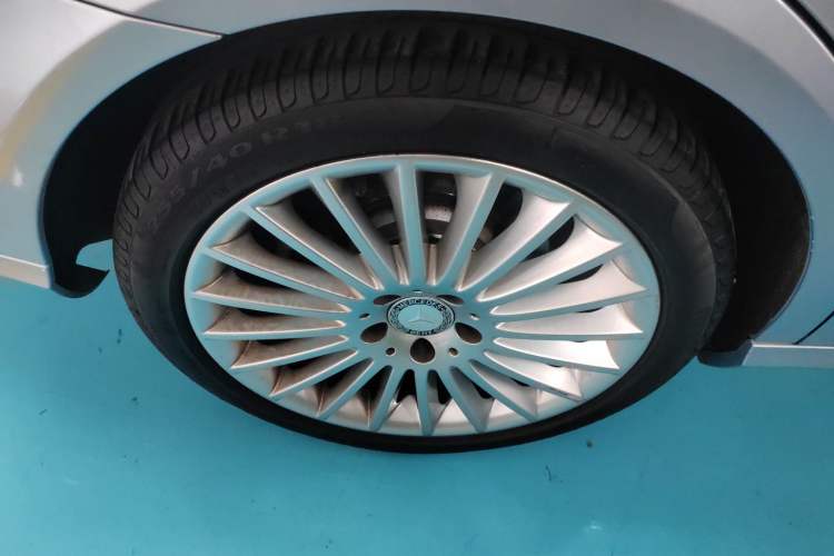 Used Mercedes-Benz E-Class 2015 Facelift E 200 L