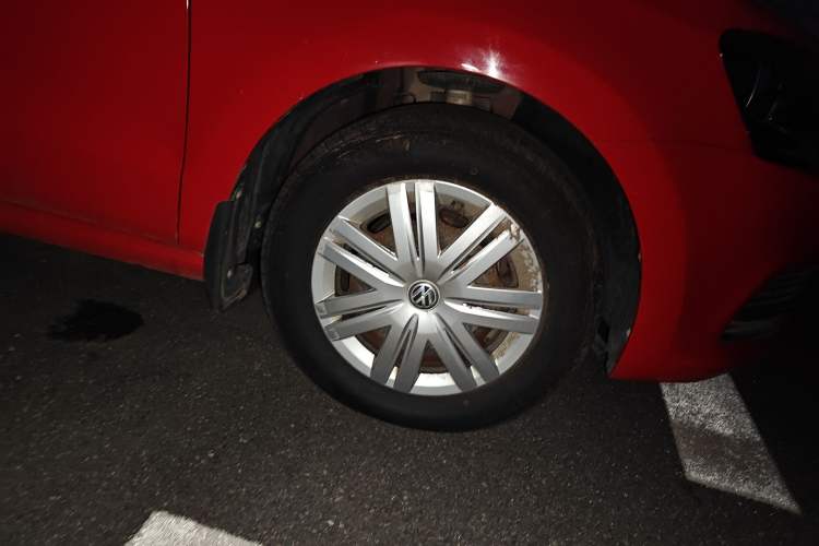 Used Volkswagen Polo 2016 1.4L Automatic Trendy Model Right Front Wheel Hub