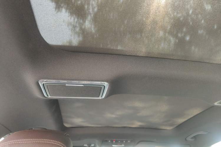 Used Mercedes-Benz GLC 2022 Second Facelift GLC 260 L 4MATIC Luxury Edition
