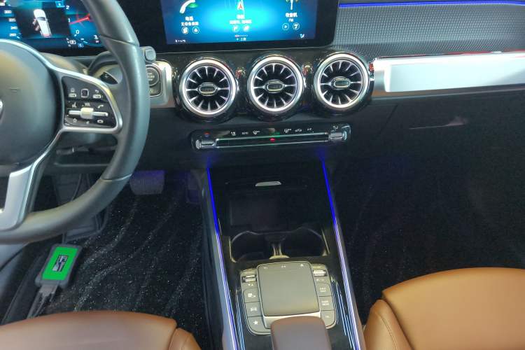 Used Mercedes-Benz GLB 2022 GLB 200 Dynamic Edition Audio And AC Panel