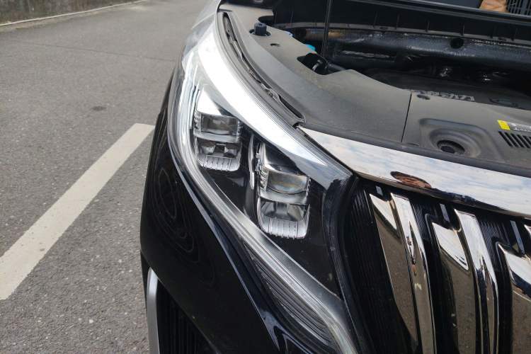 Used GAC Trumpchi M8 2021 Master Series 390T Four-Seat Deluxe Edition Right Front Headlight