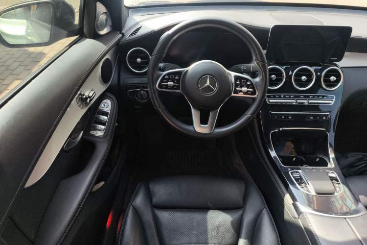 Used Mercedes-Benz GLC Coupe 2020 GLC 260 4MATIC Coupe SUV Steering Wheel