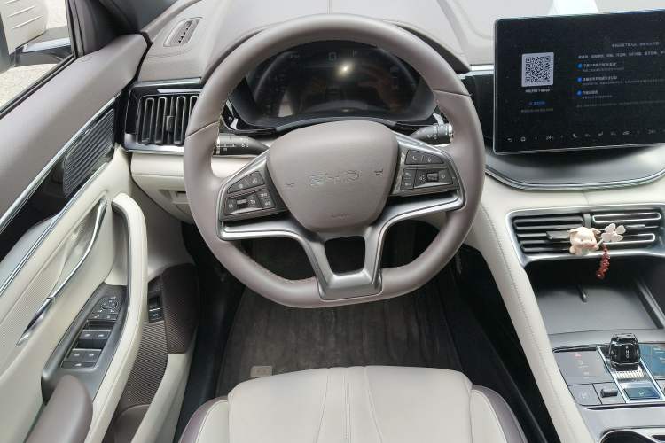 Used BYD Song PLUS New Energy 2025 DM-i 112KM Prestige Model Steering Wheel