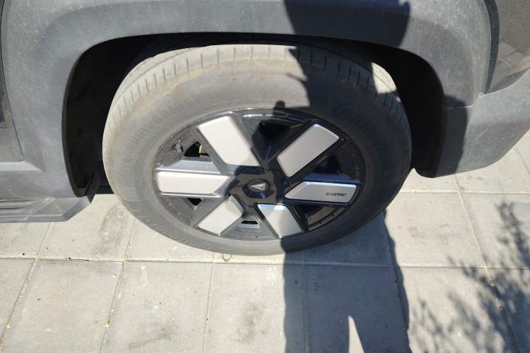 Used Deepal G318 2024 Four-Wheel-Drive Air Suspension Model
