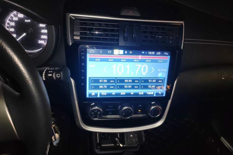 Used Nissan Tiida 2016 1.6L CVT Cool Dynamic Edition
