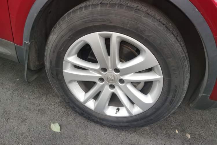 Used BORGWARD BX5 2017 25TGDI Automatic Two-Wheel Drive Fashion Plus Model Right Front Wheel Hub