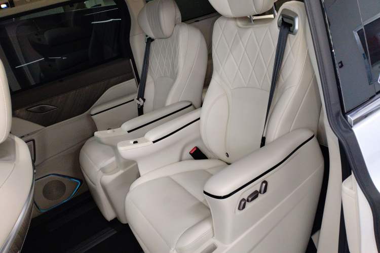 Used Wey Gaoshan 2025 Four-Wheel Drive Alpine 8
