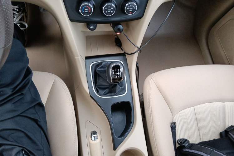 Used Wuling 730 2020 Commercial Vehicle 1.5L Manual Value Edition 7 Seats
