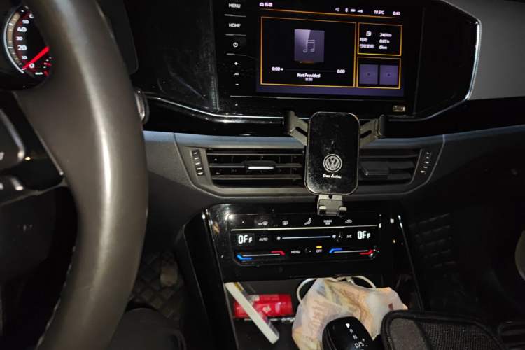 Used Volkswagen Tayron 2021 330TSI Two-Wheel Drive Luxury Smart Connectivity Version Audio And AC Panel