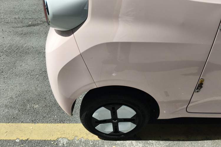 Used Wuling Hongguang MINIEV 2024 3rd Generation 215km Advanced Version Right Rear Wheel Hub