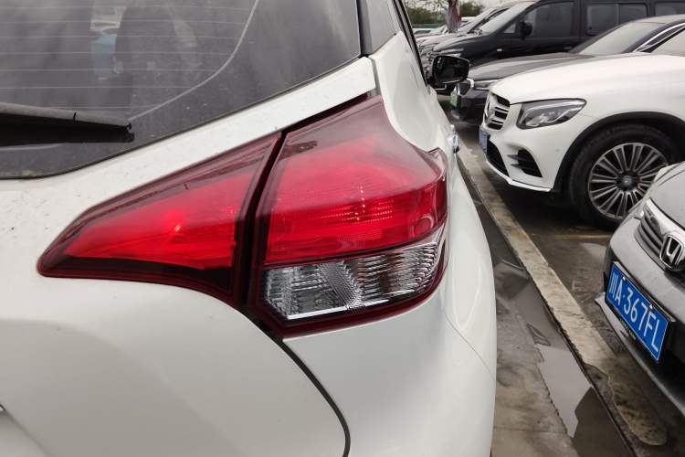 Used Nissan Kicks 2021 1.5L XV CVT Smart Connect Luxury Edition Right Rear Taillight
