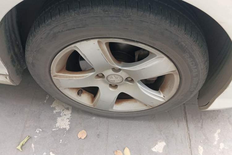 Used Peugeot 308 2014 Enjoy Edition Classic 1.6L Automatic Premium Model Right Front Wheel Hub