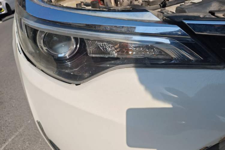 Used Toyota Levin 2017 Revised Version 185T CVT New Sharp Edition China VI Standard Right Front Headlight