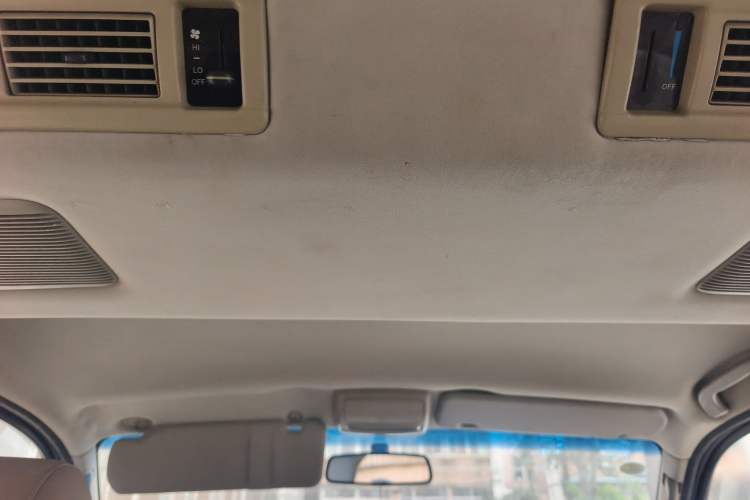 Used Jinbei Grace 2013 2.0L Zhi Ling Standard 7-Seater All-Games Commemorative Version China IV Standard
