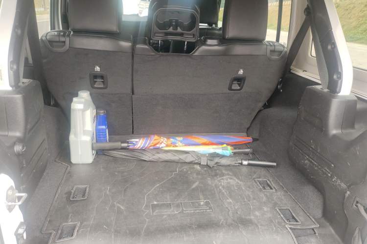 Used Jeep Wrangler 2019 2.0T Sahara Four-Door Version China VI Emission Standard