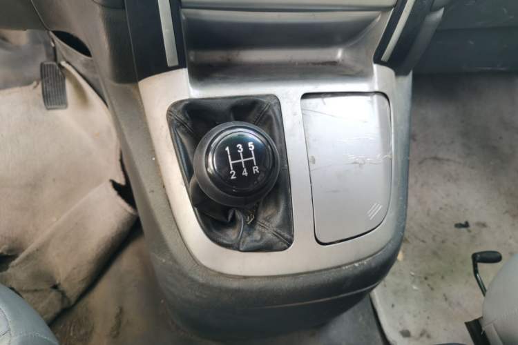 Used Jinbei Express 2020 2.0L Upgraded Version China V Emission Standard 6-Seater V19 Gear Lever