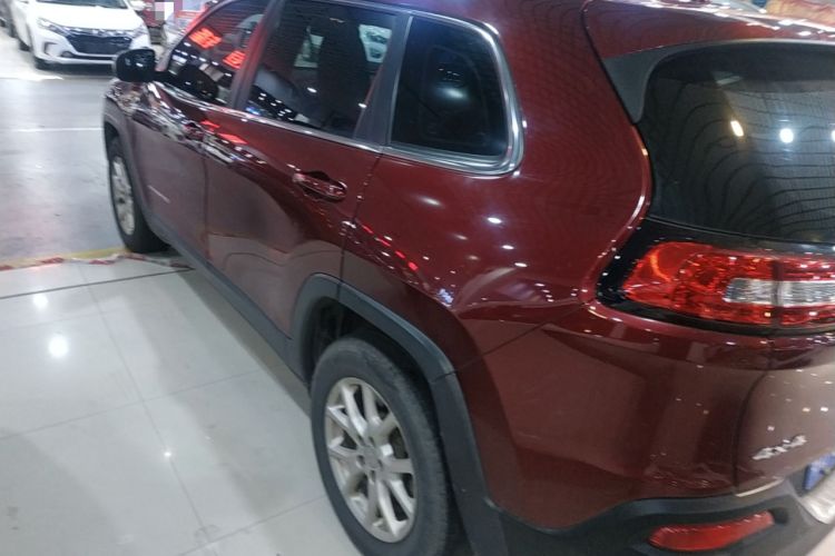 Used Jeep Cherokee 2016 2.4L Professional Smart Version