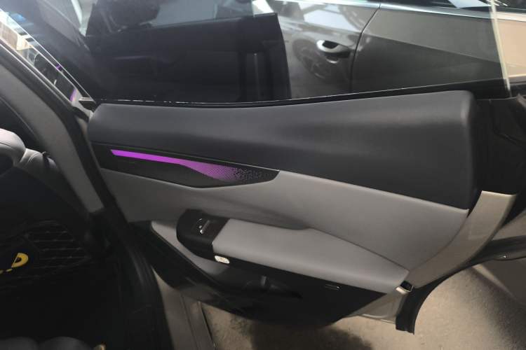 Used Lynk & Co 07 2024 EM-P 126 Long-Range Halo
