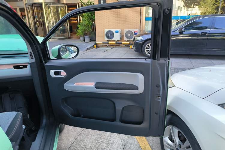 Used Chery QQ Ice Cream 2022 120km Conical Shape Lithium Iron Phosphate